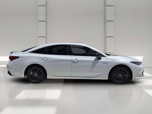 Used 2019 Toyota Avalon XSE FWD image 6