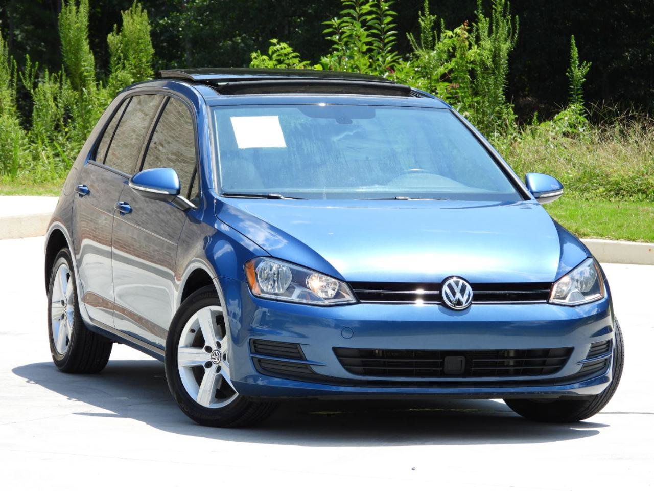 Used 2017 Volkswagen Golf Wolfsburg Edition FWD image 19