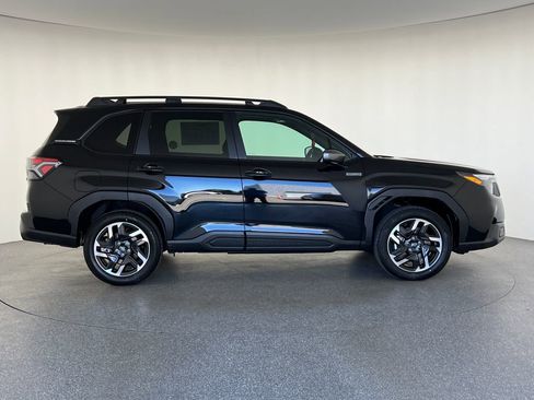 New 2026 Subaru Forester Premium AWD/4WD image 2