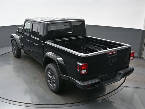 New 2026 Jeep Gladiator Sport AWD/4WD image 23