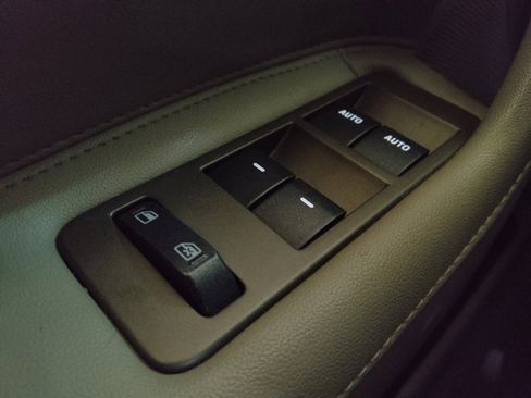 Used 2014 Lincoln MKX AWD w/ Equipment Group 102A image 27