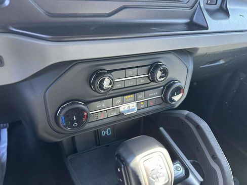 Used 2022 Ford Bronco Big Bend w/ Sasquatch Package image 24