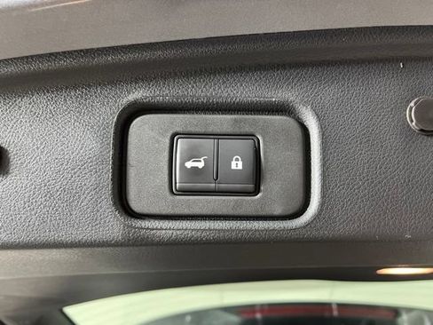 Used 2025 Nissan Pathfinder Platinum w/ Black Appearance Package FWD image 54