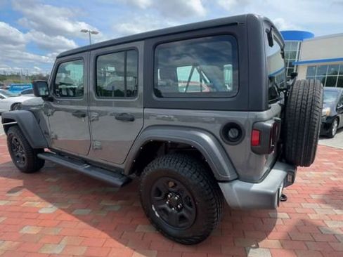 Used 2022 Jeep Wrangler Unlimited Sport AWD/4WD image 8