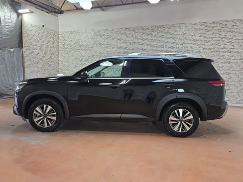 Used 2023 Nissan Pathfinder SL AWD/4WD image 4