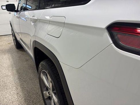 Used 2022 Jeep Grand Cherokee L Limited image 11