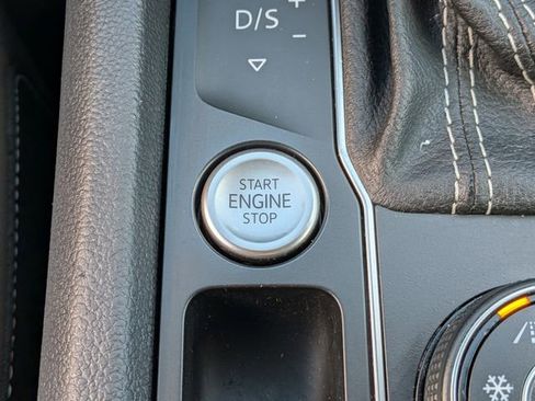 Used 2022 Volkswagen Atlas SEL Premium AWD/4WD image 27