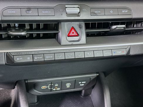 Used 2025 Kia K4 LXS FWD image 24