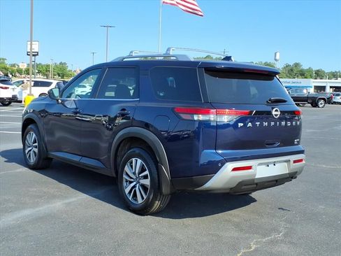 Used 2023 Nissan Pathfinder SL AWD/4WD image 15