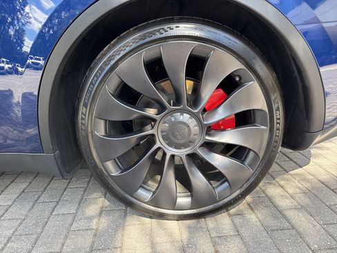 Used 2023 Tesla Model Y Performance AWD/4WD image 39