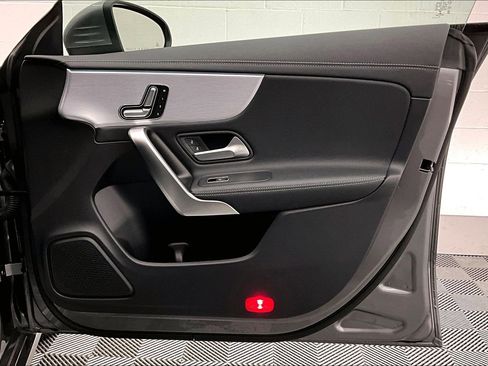 Used 2022 Mercedes-Benz CLA 250 image 25