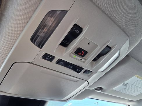 Used 2024 Toyota Highlander XLE image 21