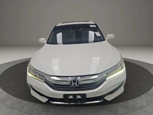 Used 2017 Honda Accord EX image 12