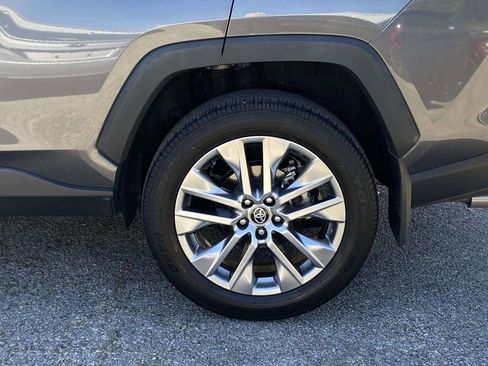 Used 2024 Toyota RAV4 XLE Premium image 9