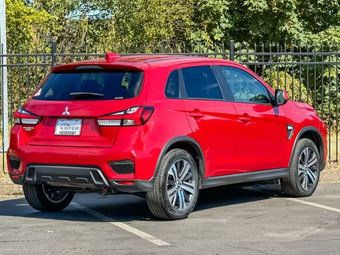 Used 2025 Mitsubishi Outlander Sport ES AWD/4WD image 3