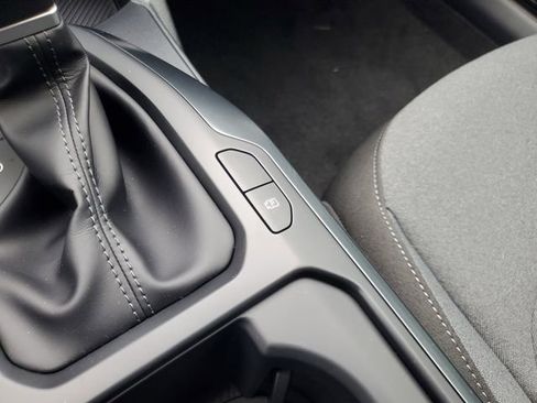 New 2025 Kia K4 LXS image 24