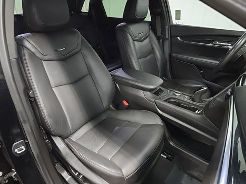 Used 2021 Cadillac XT5 Premium Luxury image 14