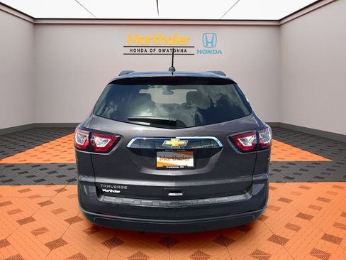 Used 2017 Chevrolet Traverse LS FWD image 4