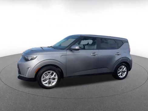 Used 2025 Kia Soul LX w/ LX Technology Package image 7