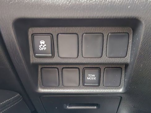 Used 2018 Nissan Pathfinder S image 20