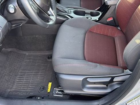 Used 2025 Toyota Corolla SE FWD image 27