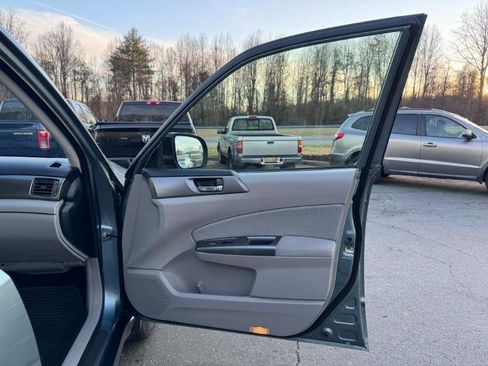Used 2011 Subaru Forester 2.5X Premium image 13
