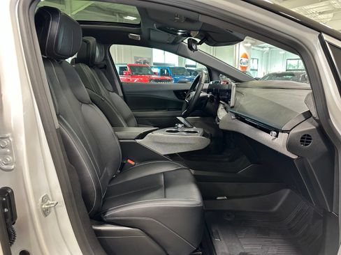 Used 2025 Cadillac Optiq Luxury 2 w/ LPO, Floor Liner Package AWD/4WD image 41
