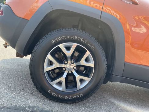 Certified 2016 Jeep Cherokee Trailhawk AWD/4WD image 12