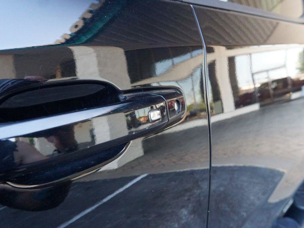 Used 2020 Chevrolet Silverado 1500 RST AWD/4WD image 10