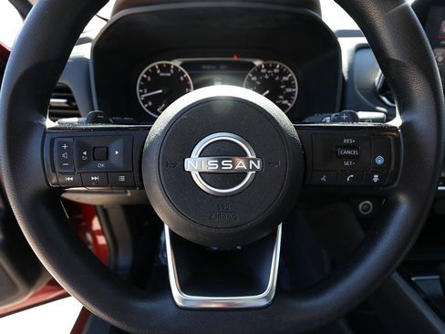 Used 2023 Nissan Rogue SV AWD/4WD image 15