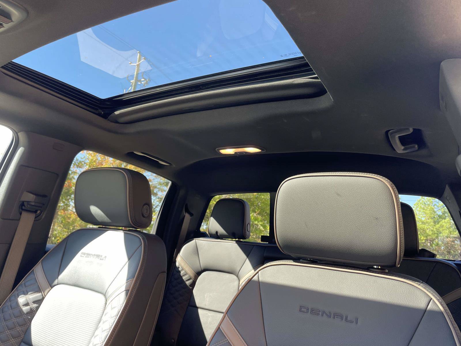 Used 2023 GMC Canyon Denali AWD/4WD image 16