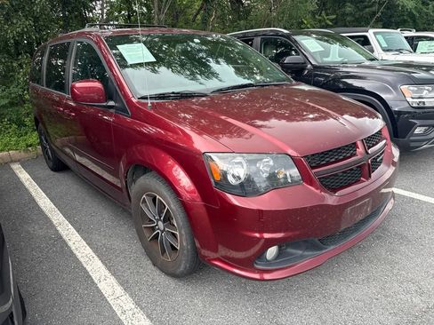 Used 2017 Dodge Grand Caravan GT FWD image 1