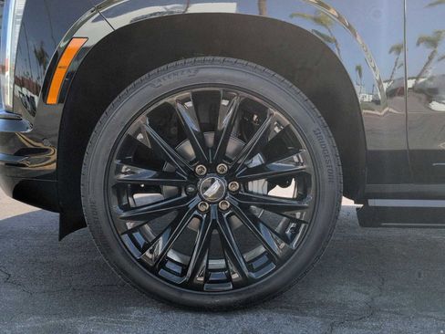 New 2026 Cadillac Escalade Platinum Sport w/ LPO, ONYX Package AWD/4WD image 30