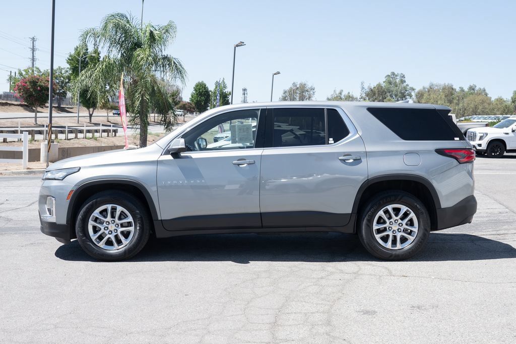 Used 2023 Chevrolet Traverse LS w/ Safety Package FWD image 8