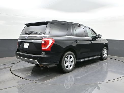 Used 2018 Ford Expedition XLT w/ Equipment Group 202A RWD image 11