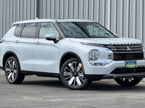 New 2026 Mitsubishi Outlander SE AWD/4WD image 3