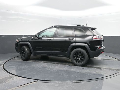 Used 2019 Jeep Cherokee Trailhawk w/ Cold Weather Group image 38