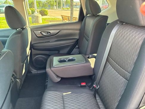Used 2017 Nissan Rogue SV AWD/4WD image 20