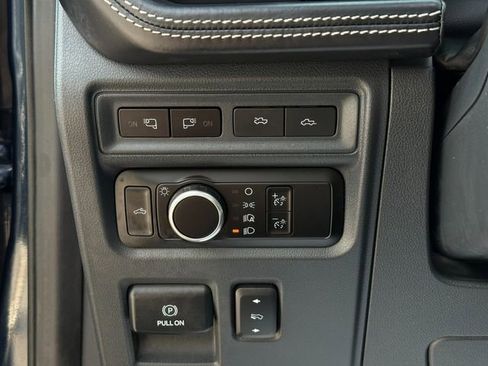 Used 2023 Ford F150 Lightning Platinum image 45