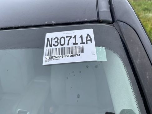 Certified 2021 Toyota Highlander LE AWD/4WD image 16
