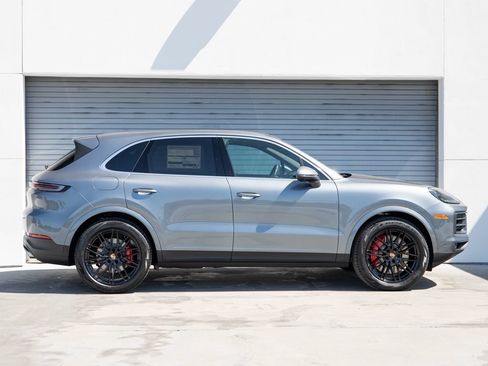New 2026 Porsche Cayenne S AWD/4WD image 8