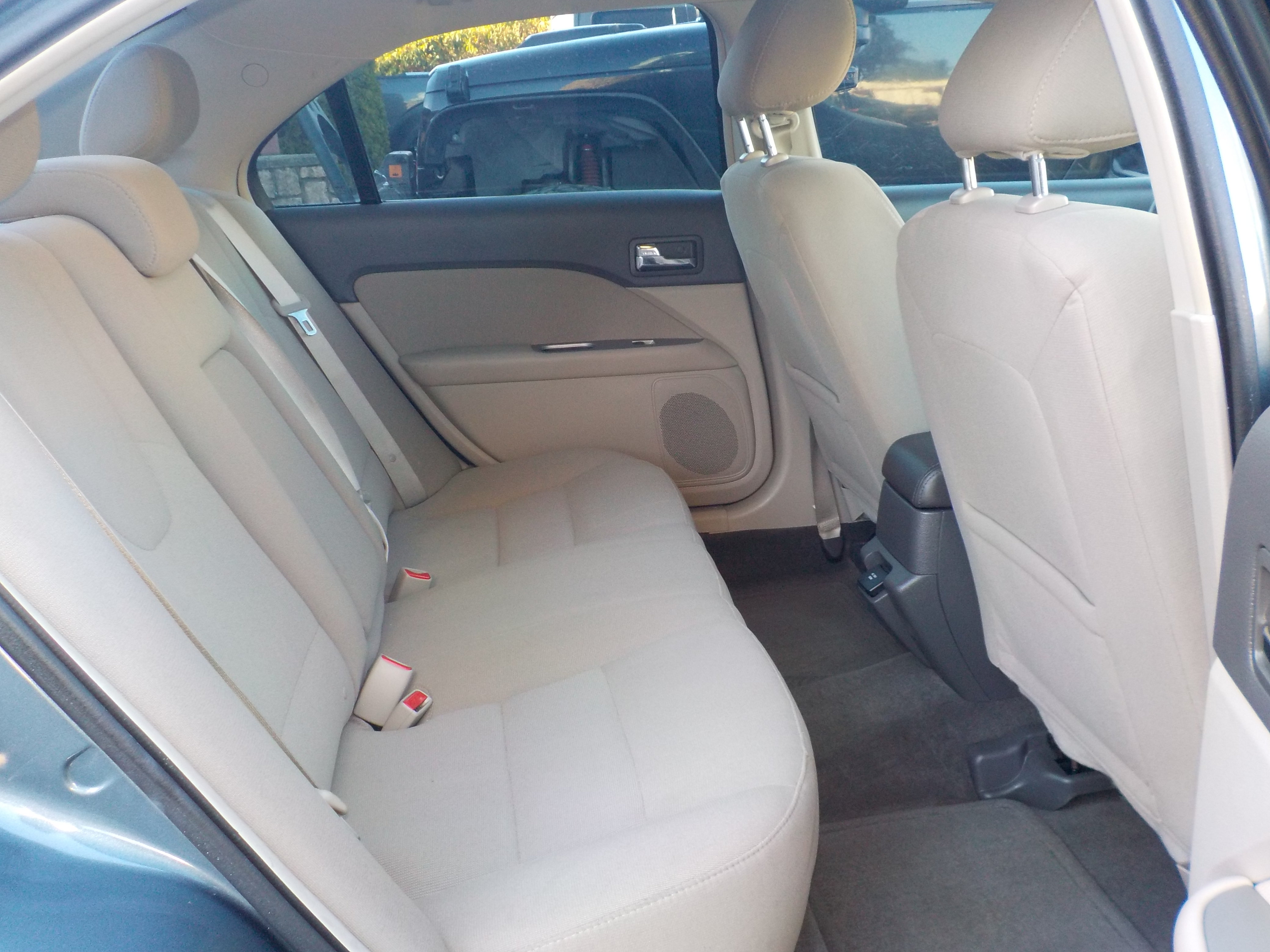 Used 2012 Ford Fusion Hybrid FWD image 22