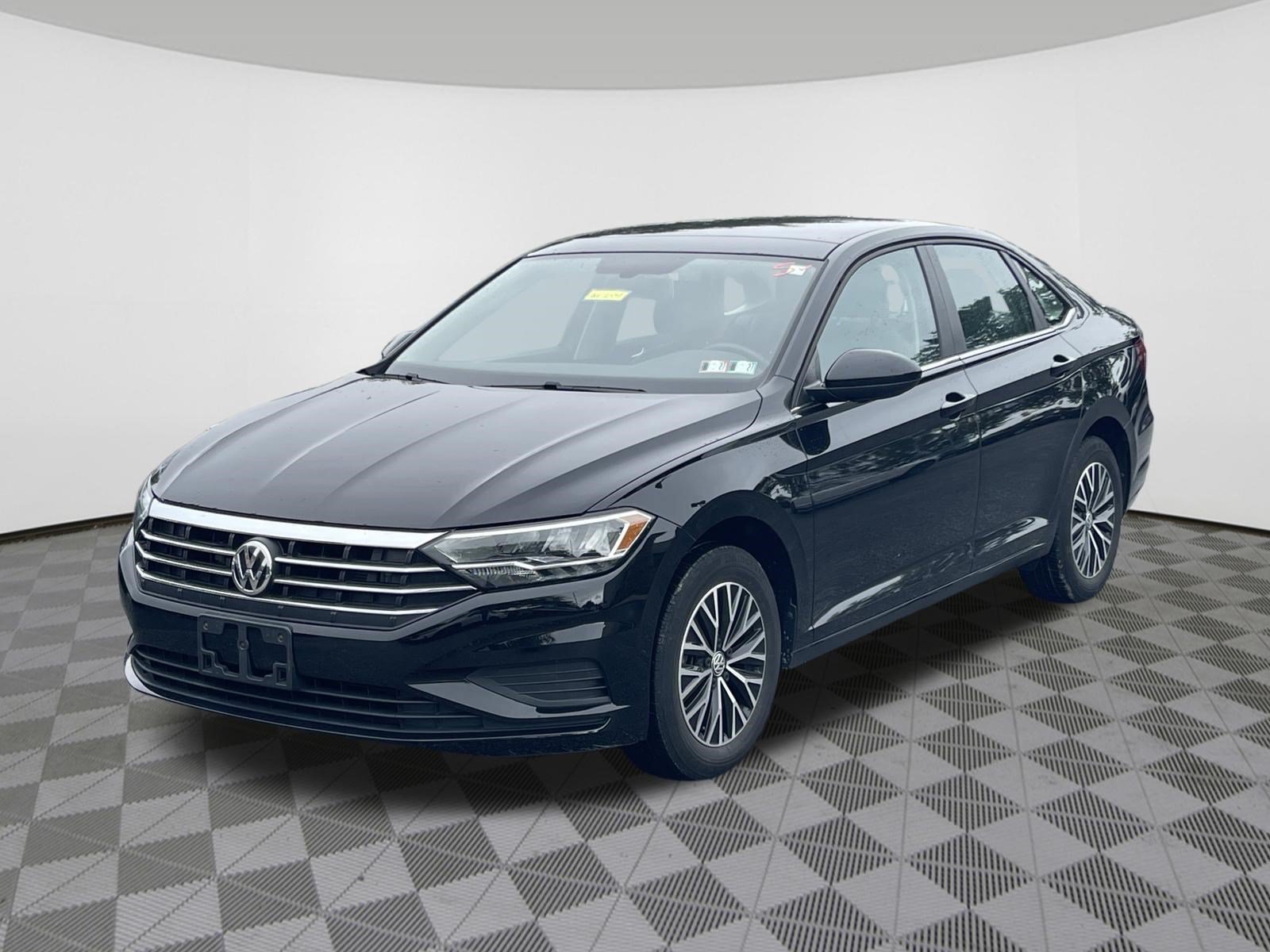Used 2020 Volkswagen Jetta SE FWD image 2