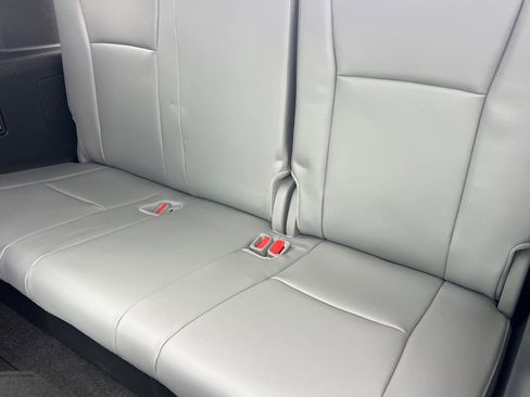 New 2026 Toyota Highlander Platinum image 17