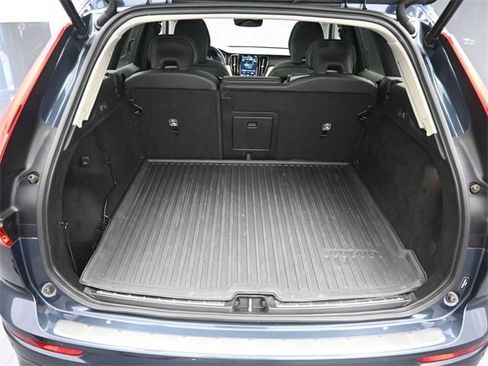 Certified 2022 Volvo XC60 B6 Inscription w/ Advanced Package image 24
