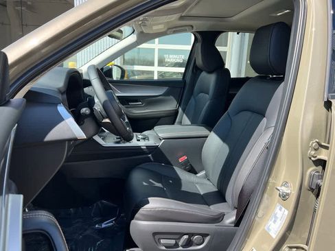 Certified 2025 MAZDA CX-70 3.3 Turbo w/ Premium Package image 12