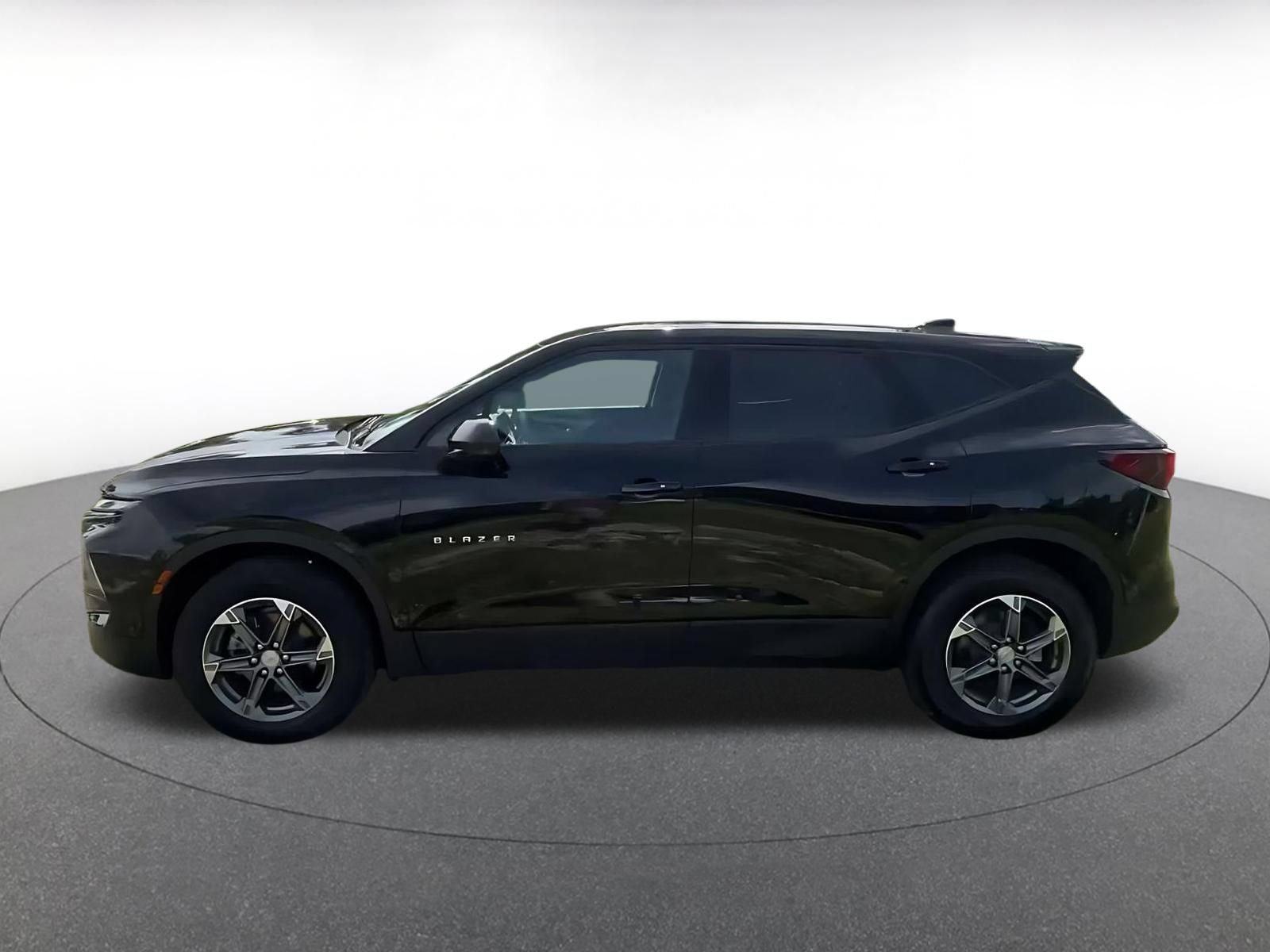 Used 2026 Chevrolet Blazer LT FWD image 8