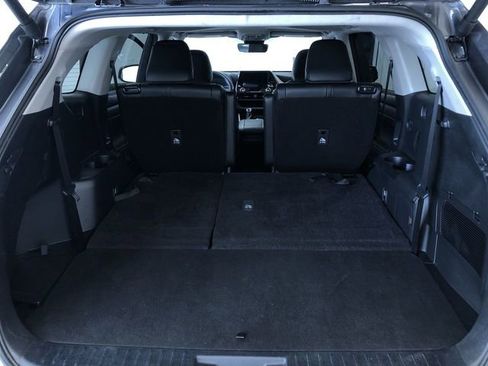 Certified 2024 Toyota Highlander XLE image 34