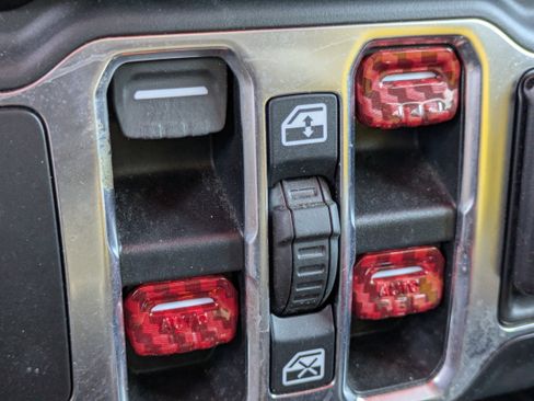 Used 2020 Jeep Gladiator Rubicon image 22