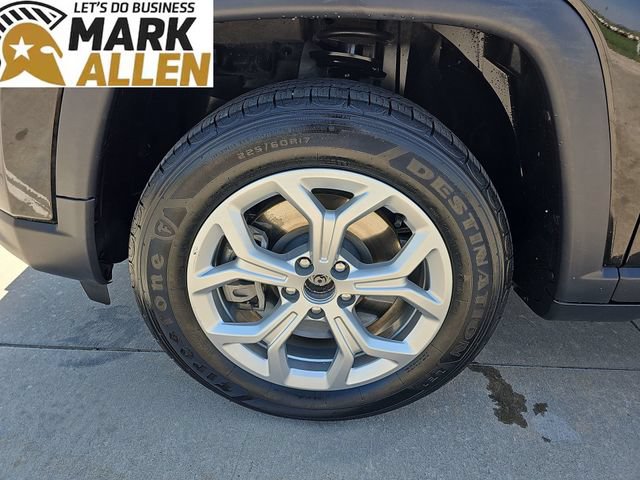 Used 2025 Jeep Compass Latitude w/ Sun & Sound Group AWD/4WD image 32